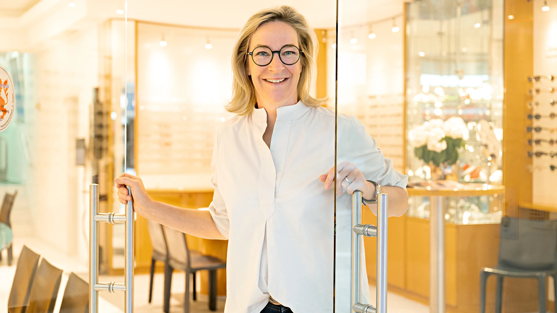 Ines Heuking öffnet die Ladentüre für Ihre Kunden